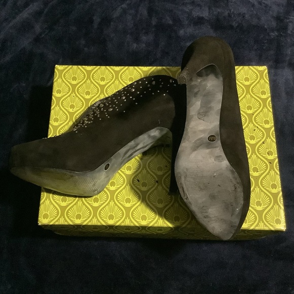 🛑 Gianni Bini Galena Rhinestone Suede Bootie Heels - Picture 7 of 12